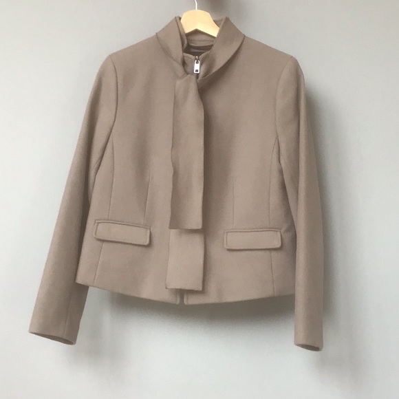 Banana Republic Taupe Wool Jacket with neck tie - Picture 4 of 9